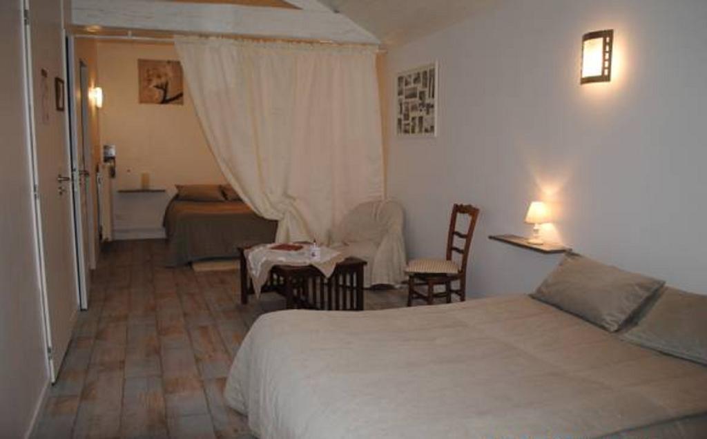 La Poussardiere Saint-Martin-sous-Mouzeuil Rum bild