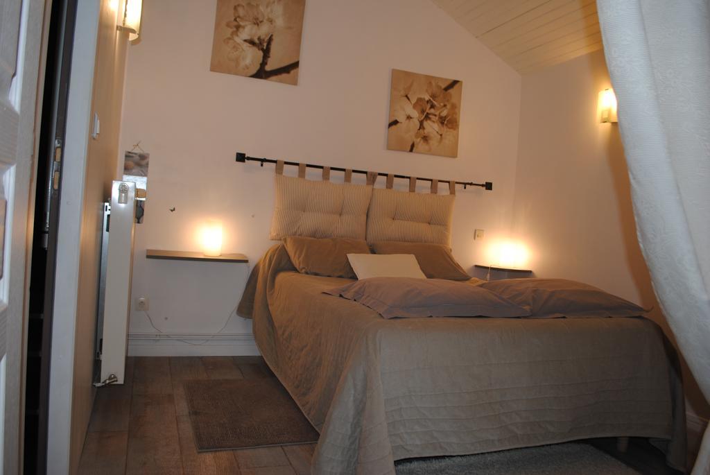 La Poussardiere Saint-Martin-sous-Mouzeuil Exteriör bild